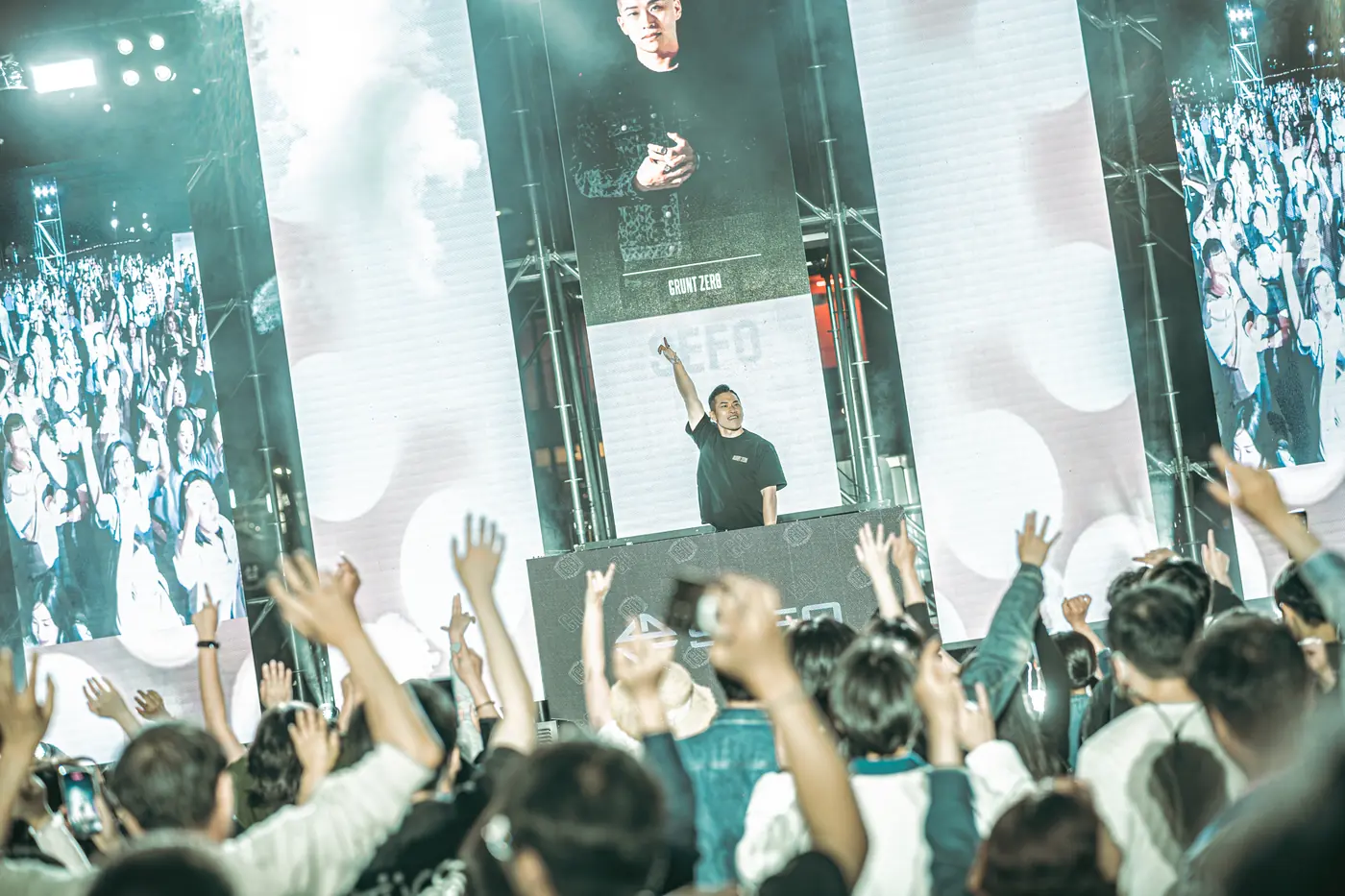 SEFO 공연 현장 — HANDS UP