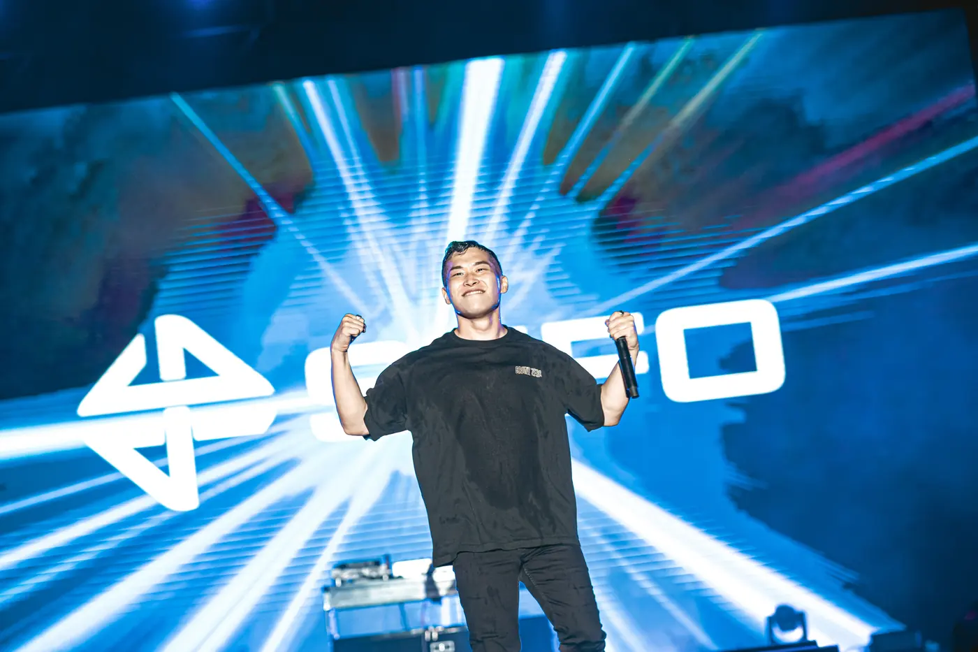 SEFO 공연 현장 — LED & LASER STAGE